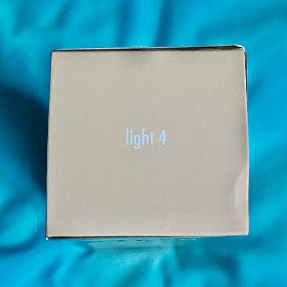 Stila Hide & Chic Fluid Foundation